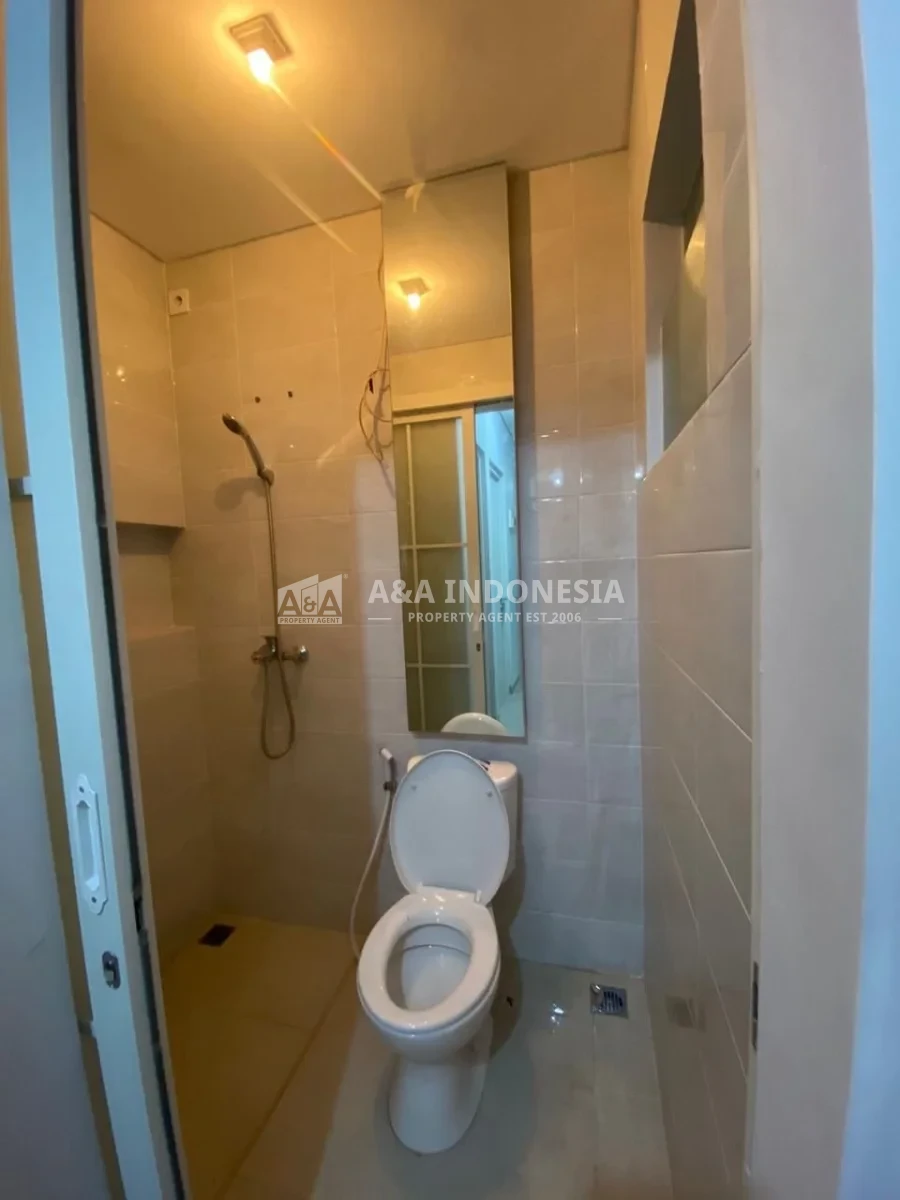 Disewakan Rumah 2 Lantai Full Furnish di Mansion Nine Surabaya Barat - Thumbnail 8
