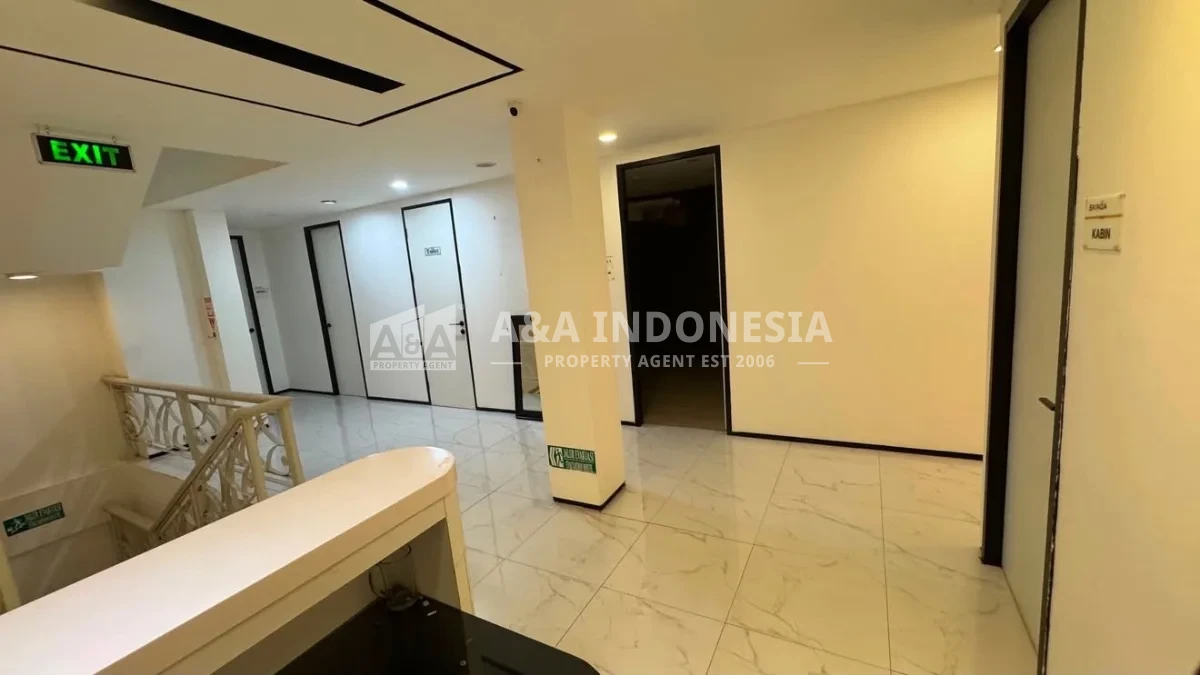 Disewakan 3 Unit Ruko 4 Lantai Ex Clinic di Raya HR Muhammad Surabaya Barat, Siap Pakai - Thumbnail 7