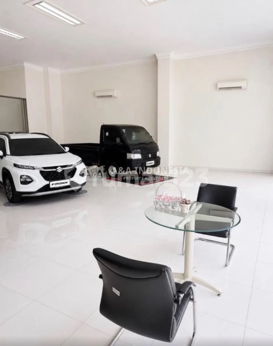 Disewakan Ruko Strategis 2 Lantai  Ex Showroom Manyar Kertoarjo Surabaya Timur, - Thumbnail 3