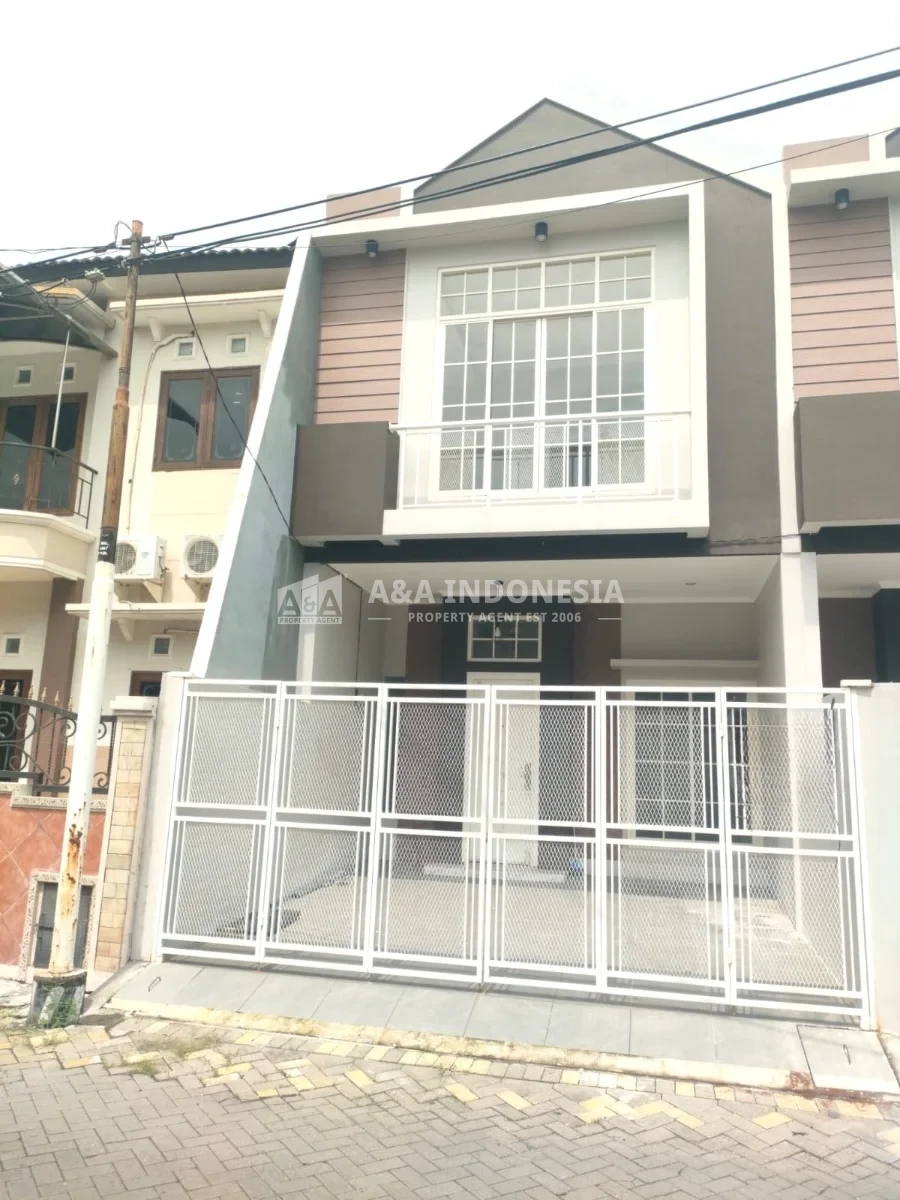 Dijual Rumah Baru 2 Lantai di Lebak Indah Regency Surabaya Timur