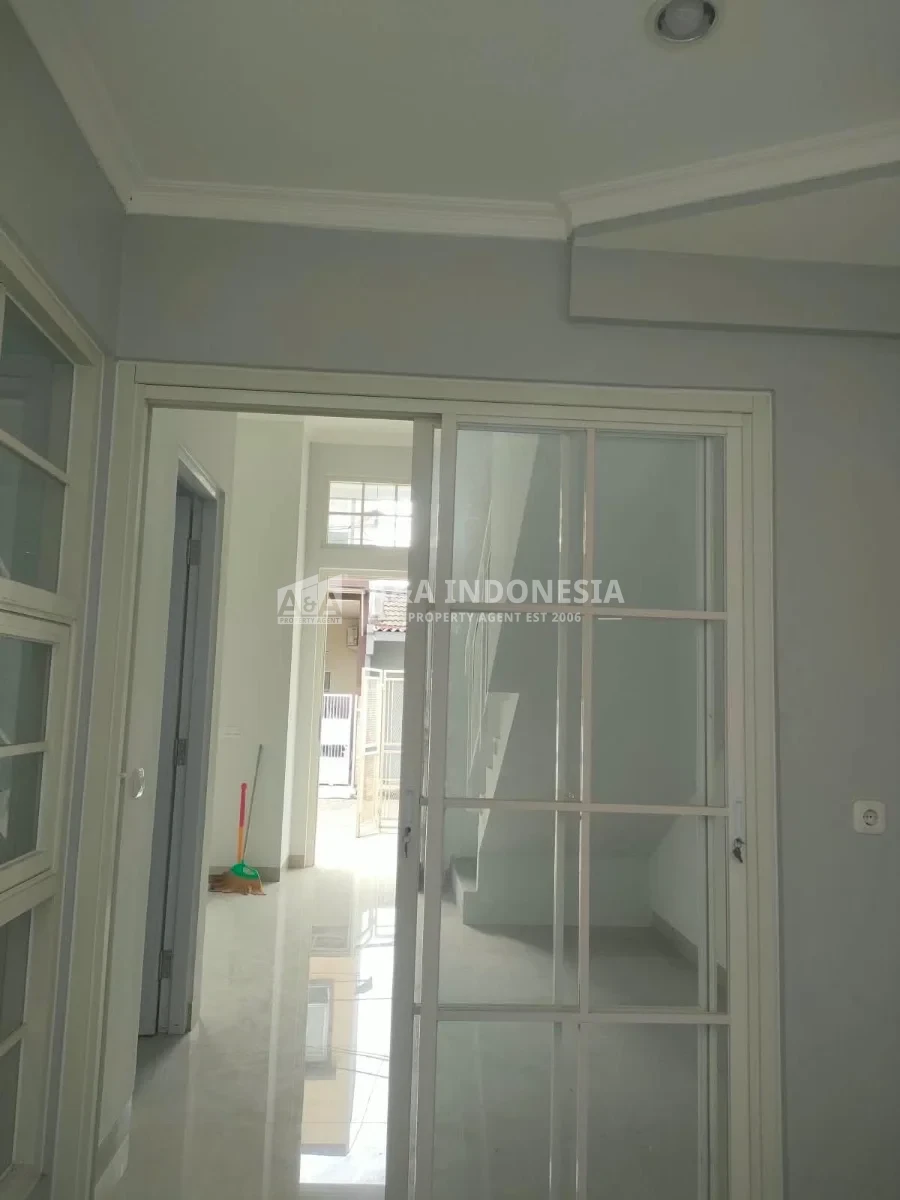 Dijual Rumah Baru 2 Lantai di Lebak Indah Regency Surabaya Timur - Thumbnail 6