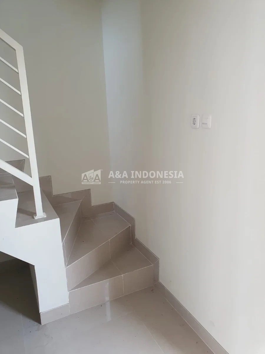 Dijual Rumah 2 Lantai Grand Shanaya Puri Shafira Menganti - Thumbnail 2