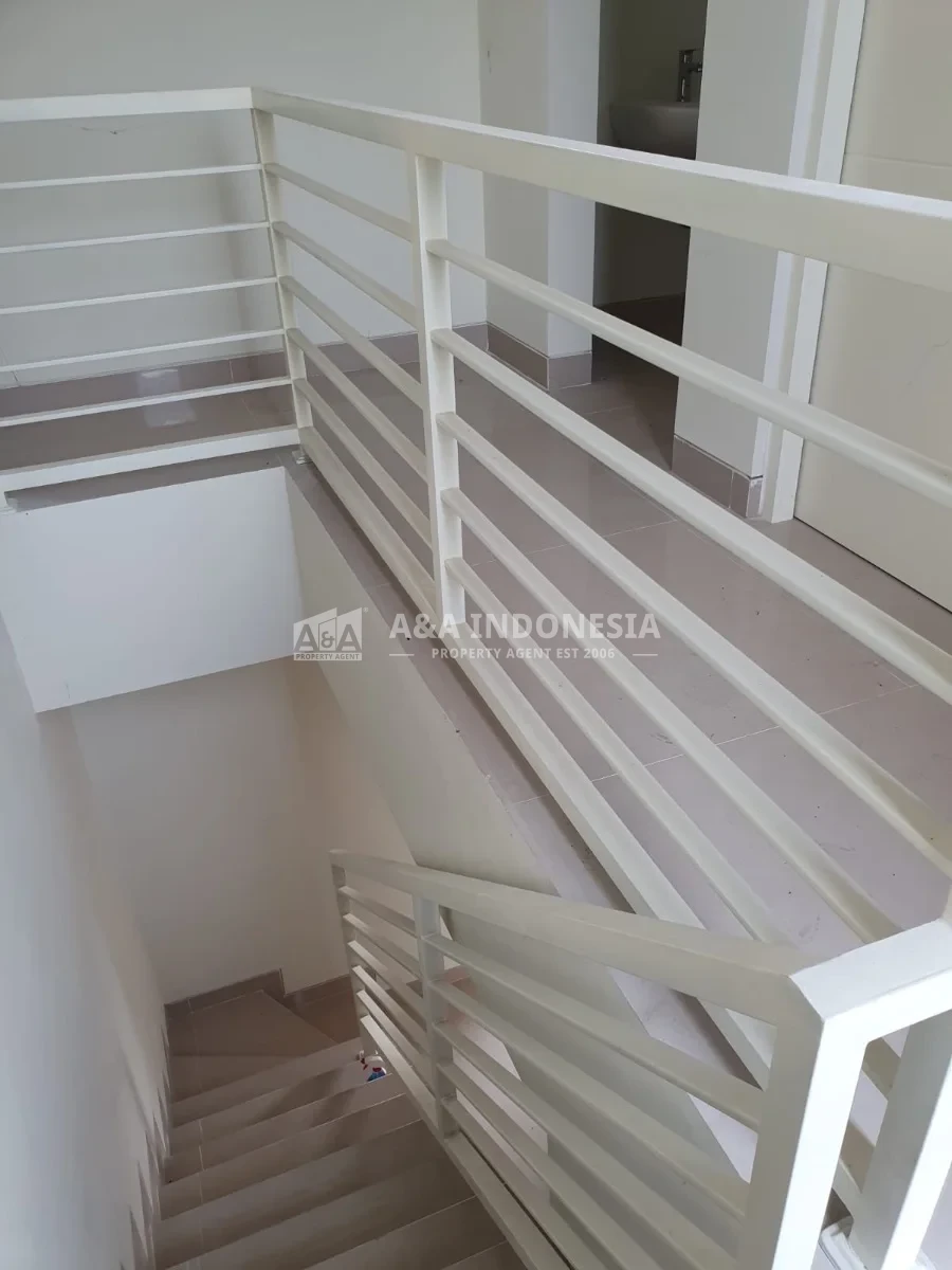Dijual Rumah 2 Lantai Grand Shanaya Puri Shafira Menganti - Thumbnail 4