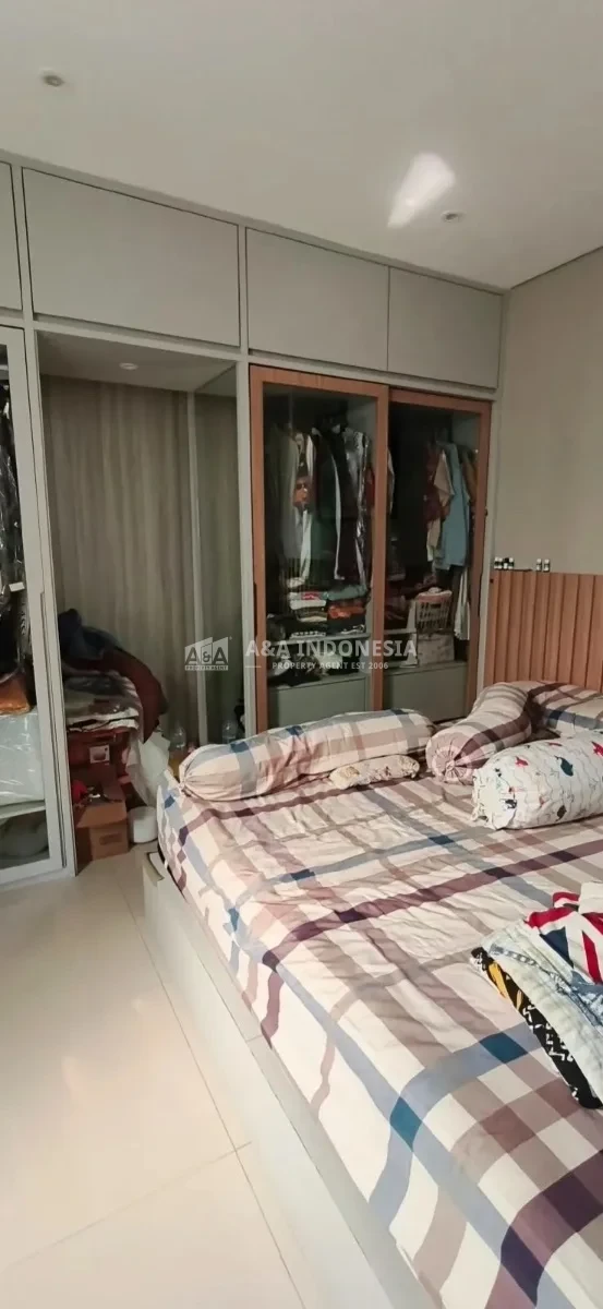 Disewakan Rumah Full Furnished Grand Pakuwon Cluster Gladstone Surabaya Barat - Thumbnail 4
