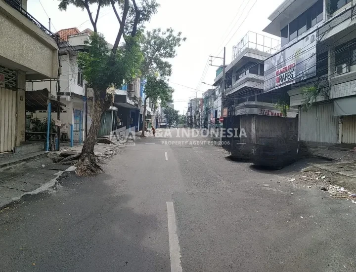 Dijual Rumah 2 Lantai Lokasi Strategis Di Baliwerti Surabaya Pusat - Thumbnail 2