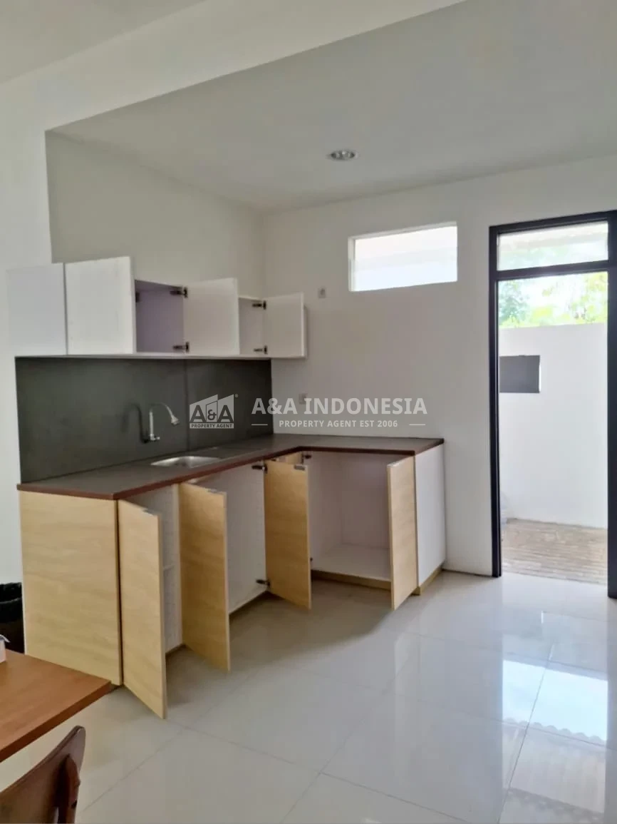 Dijual Rumah Bagus 2 Lantai Lokasi Di Kawasan Lakarsantri Surabaya Barat - Thumbnail 4
