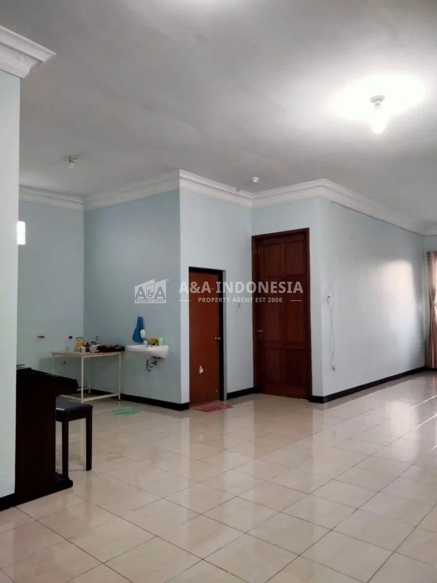 Dijual Rumah 2 Lantai di Jl. Pacuan Kuda , Surabaya Barat - Thumbnail 2