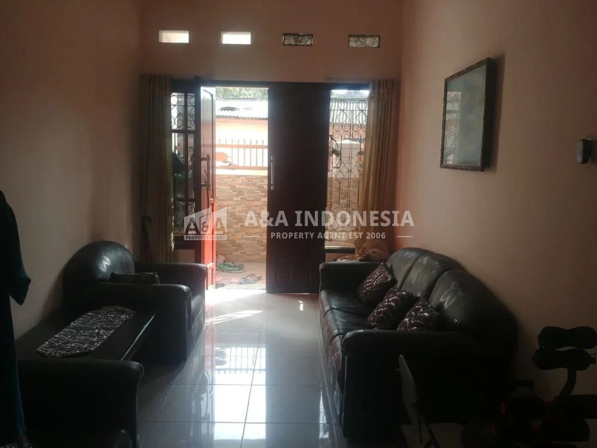 Dijual Rumah Bagus Dan Terawat Lokasi Di Jalan Kelasi Surabaya Utara - Thumbnail 2