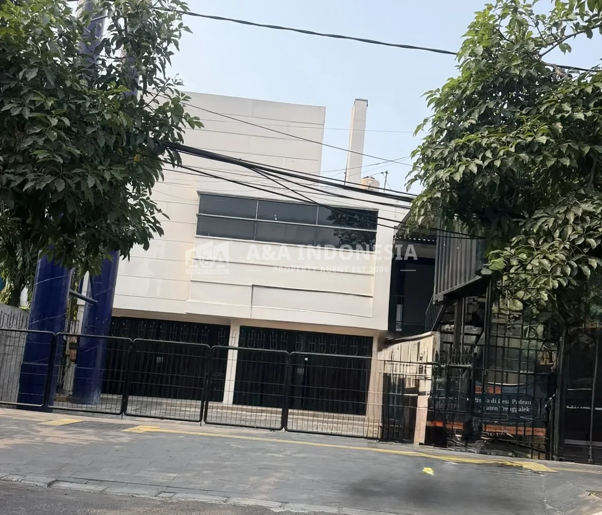 Dijual / Disewakan 2 Ruko Jejer 2 Lantai Mayjend Sungkono Surabaya Barat
