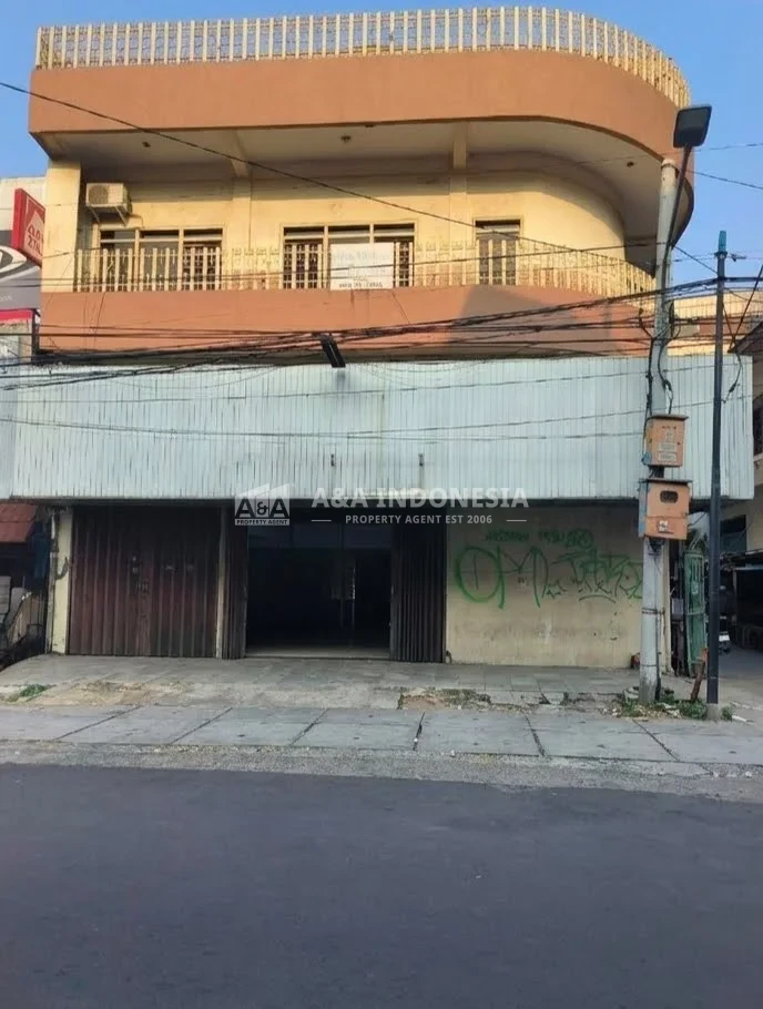 Dijual ruko lokasi strategis 4 lantai di Baliwerti, Surabaya Pusat