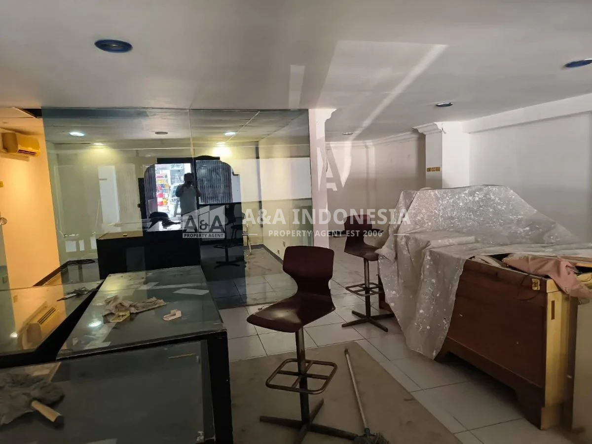 Dijual ruko lokasi strategis 4 lantai di Baliwerti, Surabaya Pusat - Thumbnail 4