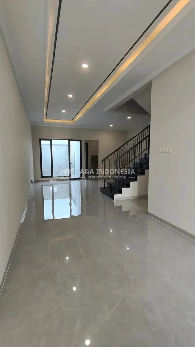 Dijual Rumah 2 Lantai American Classic Sutorejo Prima Surabaya Timur - Thumbnail 3