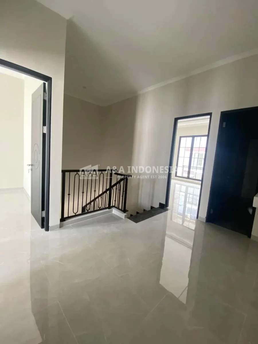Dijual Rumah 2 Lantai American Classic Sutorejo Prima Surabaya Timur - Thumbnail 7