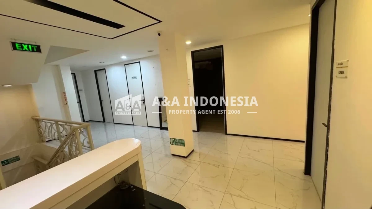 Disewakan Ruko 4 Lantai Jejer 3 Siap Pakai Lokasi Strategis di Raya HR Muhammad Surabaya Barat - Thumbnail 7