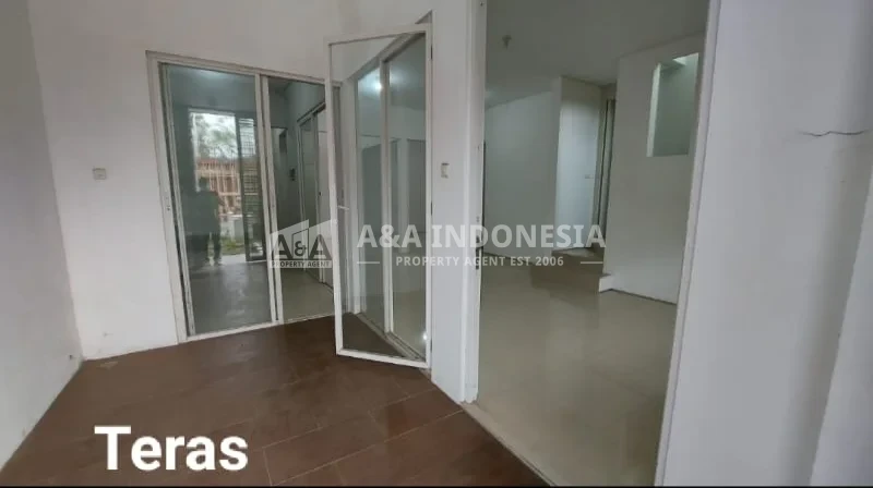 Dijual Rumah 2 Lantai Siap Huni Di Kawasan Eksklusif Royal Residence Cluster Greenwich Wiyung Surabaya Barat - Thumbnail 4
