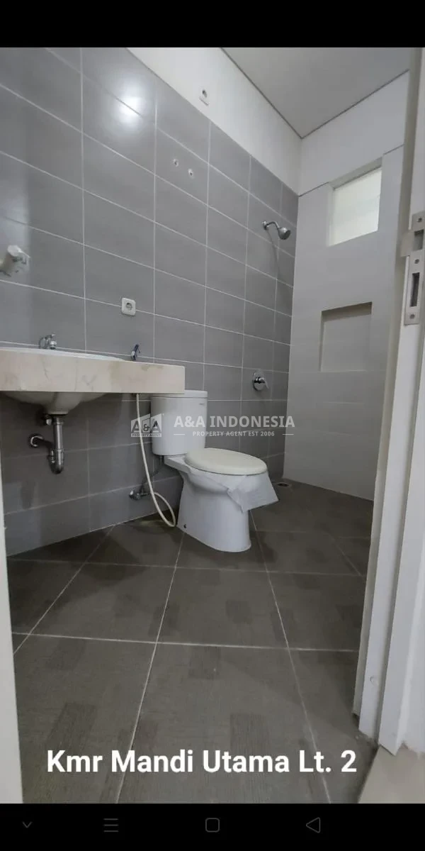 Dijual Rumah 2 Lantai Siap Huni Di Kawasan Eksklusif Royal Residence Cluster Greenwich Wiyung Surabaya Barat - Thumbnail 5