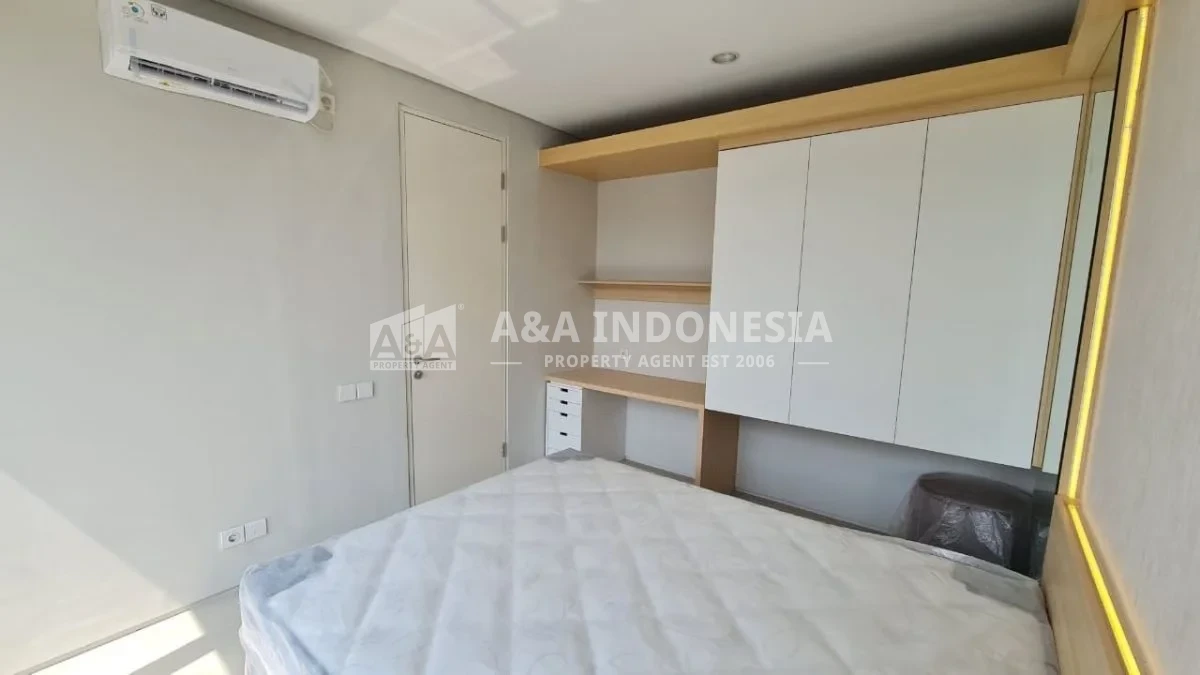 Disewakan Rumah Furnish di Northwest Hill Citraland Surabaya Barat - Thumbnail 2