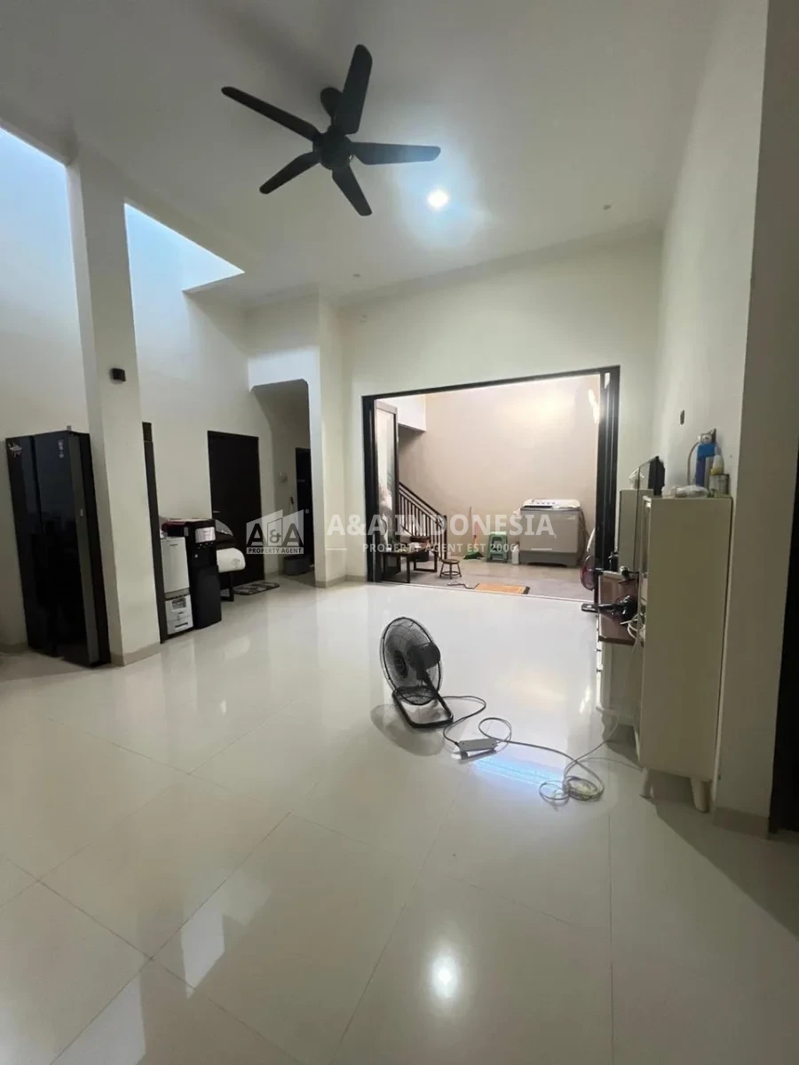 Dijual Rumah 2 Lantai Rungkut Asri Surabaya Timur Dekat MERR - Thumbnail 3