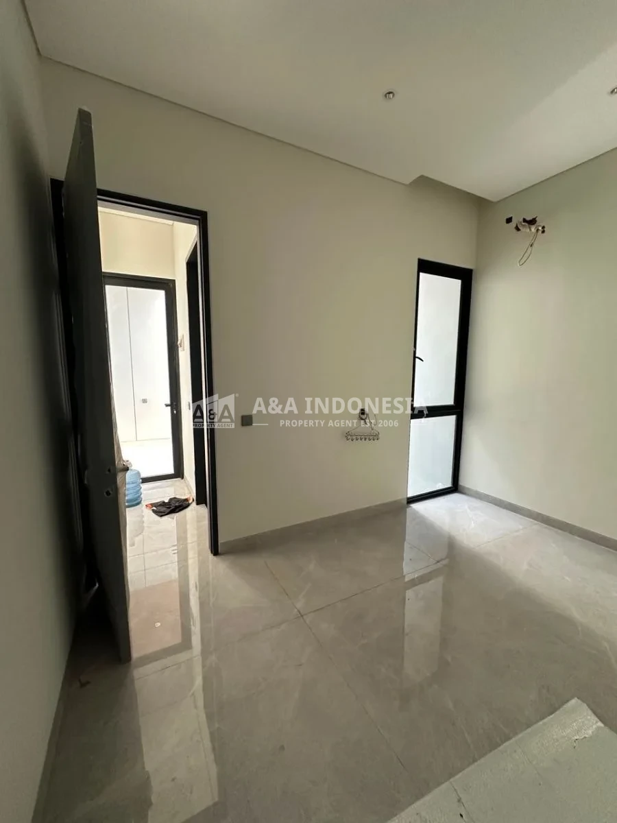 Dijual Rumah Minimalis Dengan Desain Mewah Dan Modern Di Dharmahusada - Thumbnail 3
