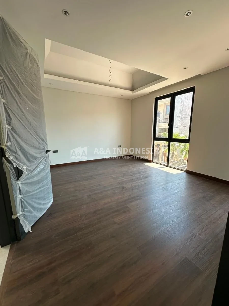 Dijual Rumah Minimalis Dengan Desain Mewah Dan Modern Di Dharmahusada - Thumbnail 5