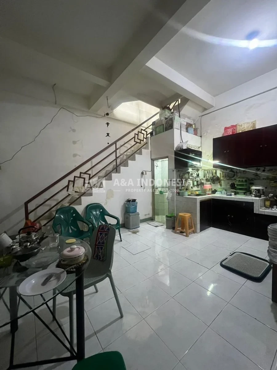 Dijual Rumah Furnished Siap Huni di Dukuh Kupang Barat - Thumbnail 4