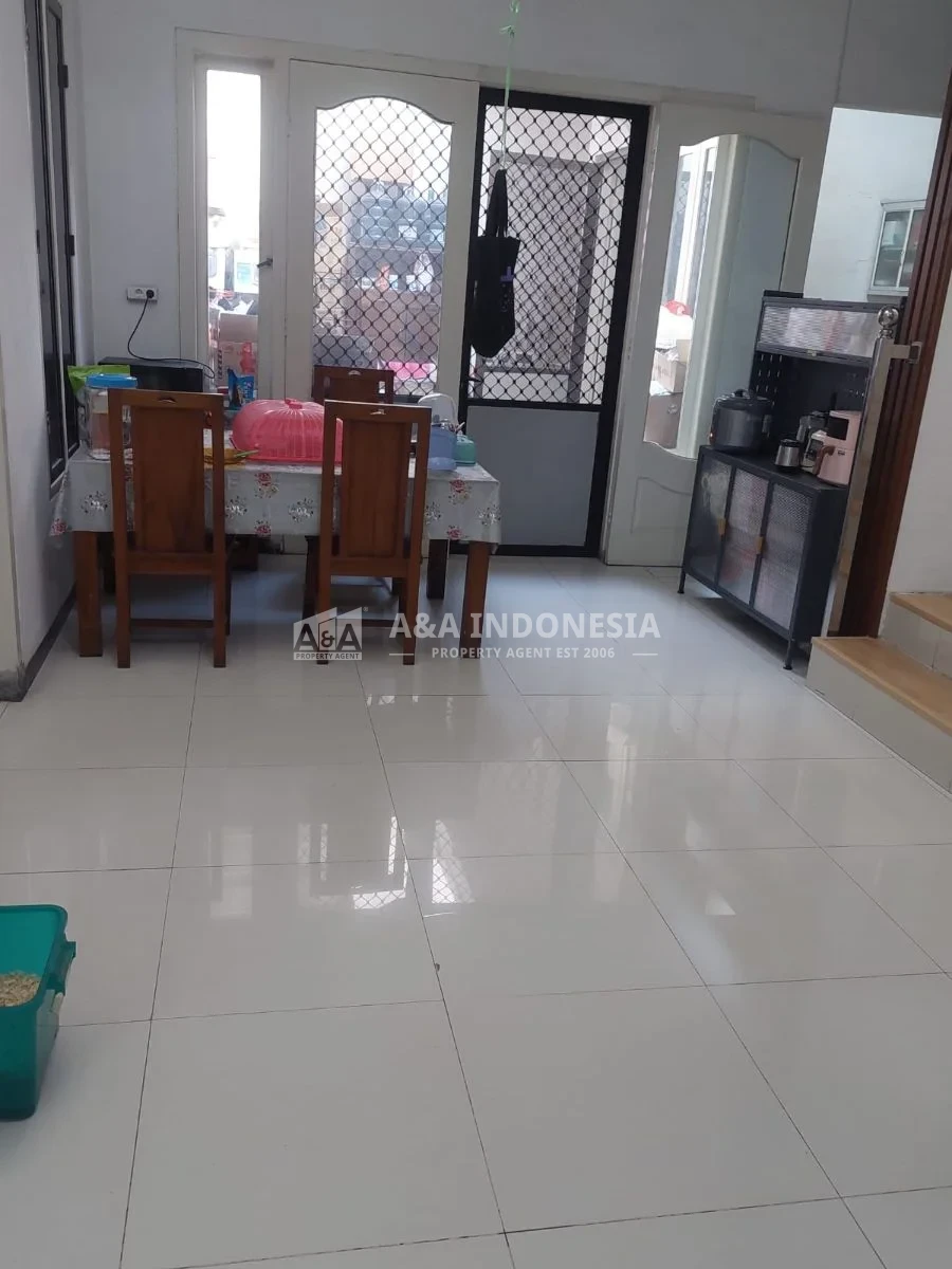 Dijual Rumah Siap Huni di Tenggilis Utara, Surabaya Selatan - Thumbnail 4