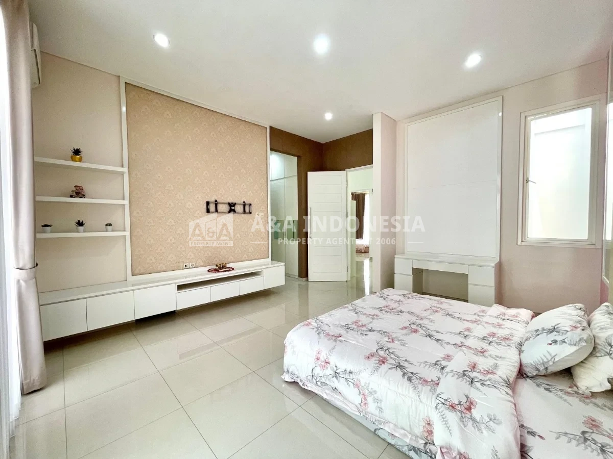 Dijual Murah Rumah 2 Lantai Citraland Utama Surabaya Barat Dekat Universitas Ciputra - Thumbnail 3