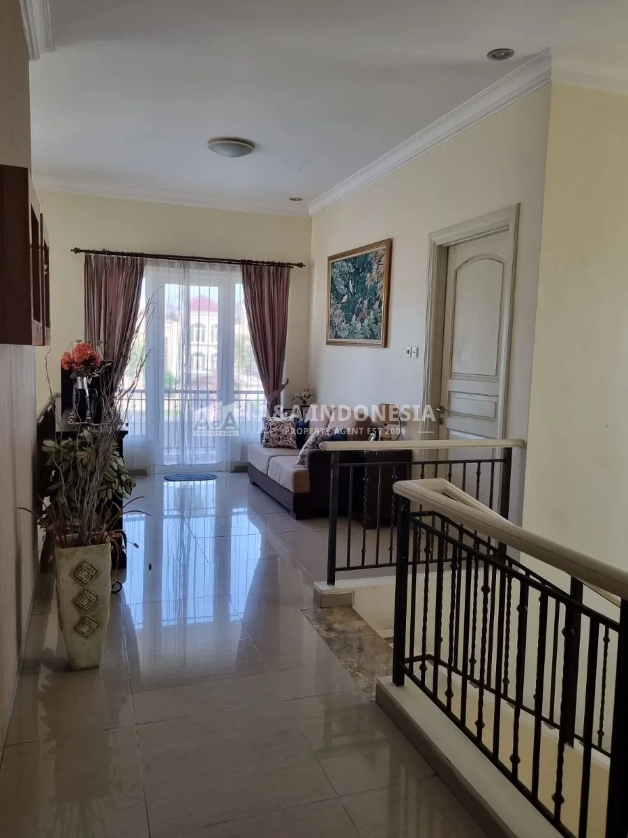 Dijual Rumah Semi Furnish Siap Huni di perum Wisata Bukit Mas Wiyung Surabaya Barat - Thumbnail 2