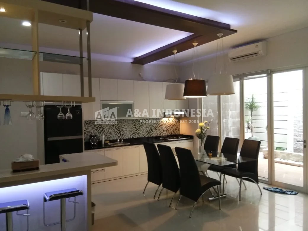 Dijual rumah semi furnish bagus siap huni wisata bukit mas wiyung surabaya barat - Thumbnail 2