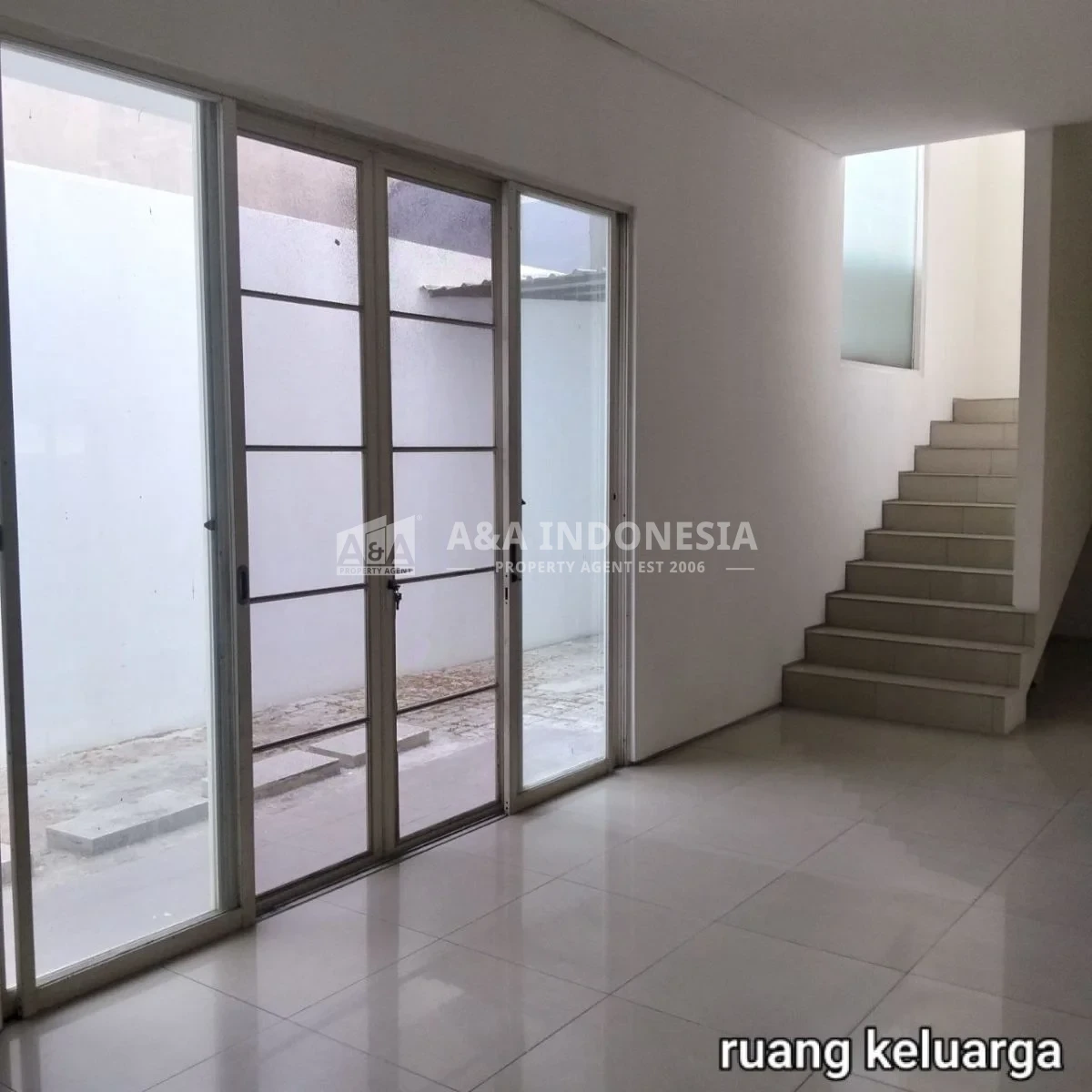 Disewakan Rumah Bagus Dan Murah Di Perumahan Royal Residence, Surabaya Barat - Thumbnail 4