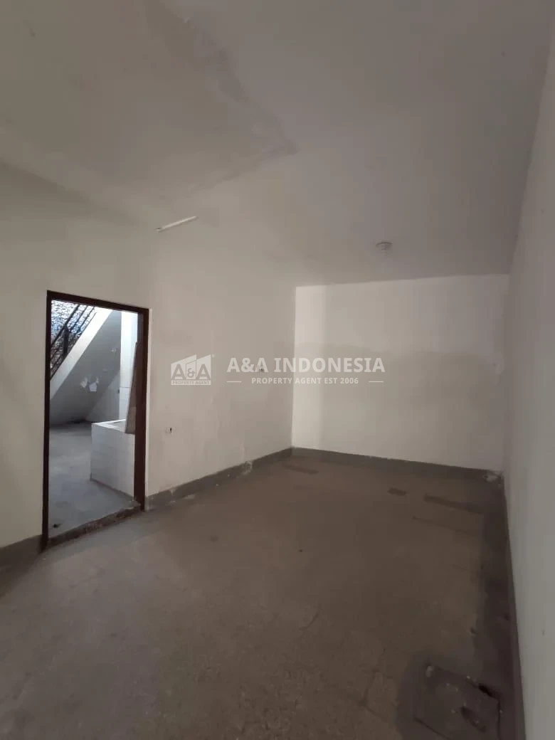 Dijual Rumah Luas di Jalan Lombok Surabaya Pusat – Cocok untuk Kantor, Cafe, Bar & Hunian - Thumbnail 7