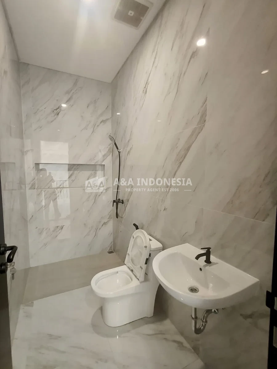 Dijual Rumah Baru 2 Lantai di Manyar Kertoarjo Surabaya Timur - Thumbnail 4